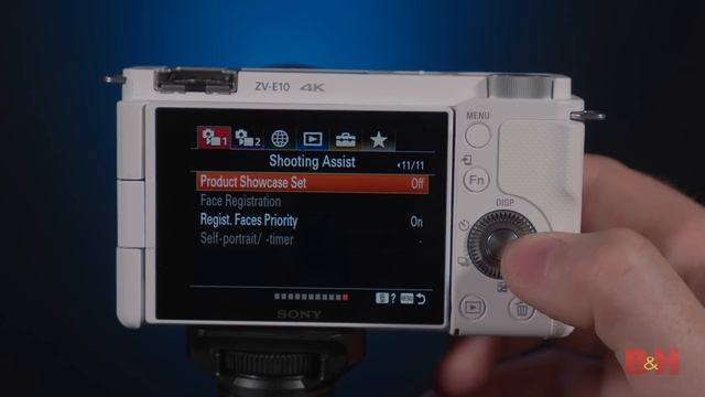 Sony ZV-E10: A Compact Camera for the Content Creator! | Hands-on Review смотреть онлайн