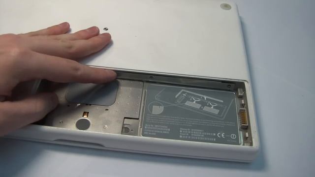Замена HDD в MacBook 13" смотреть онлайн