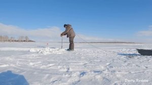 Ловля карася в марте со льда! Озеро Чаны! Сутки на льду! #чаны #карась