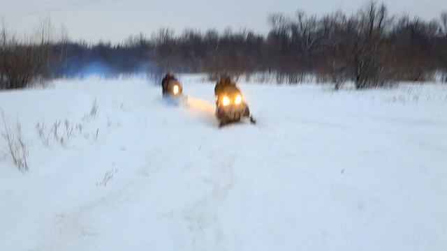 Утренняя прогулка на снегоходах смотреть онлайн