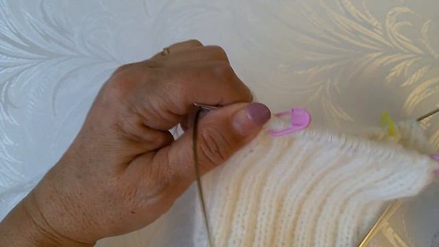 Шапка на любой возраст.Легкая в вязании.A hat for any age.Easy to knit. смотреть онлайн