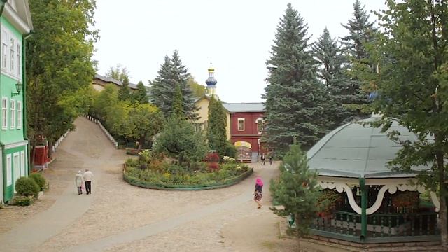 VLOG: Псково-Печерский монастырь. Мускулистые белки и суп с блинами. Отъезд в Петербург смотреть онлайн