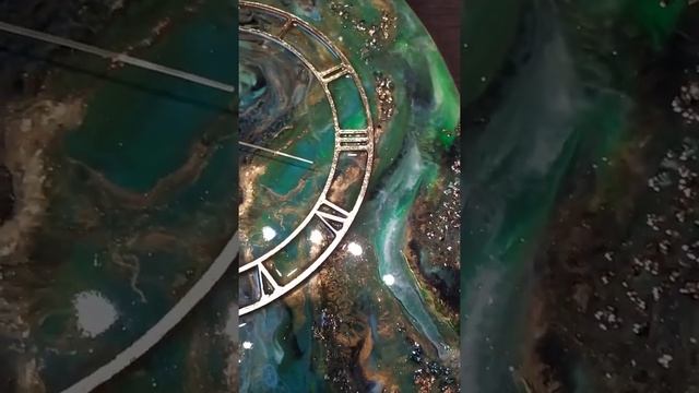 Часы "Хозяйка Медной горы" смотреть онлайн