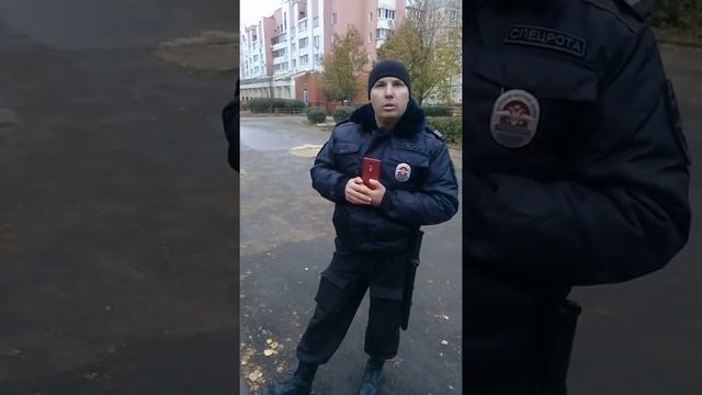 шесть сотрудников ППС задерживают гражданина без объяснения причины смотреть онлайн