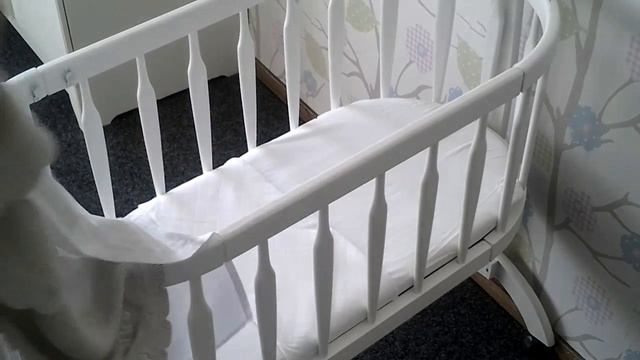 Как безопасно заправить постель новорожденного. смотреть онлайн