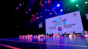 Народный ансамбль эстрадного танца «Лайт Данс»- Человечки сундучные