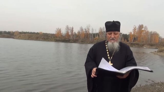 Три купола / читает автор, батюшка Михаил Малиновский / смотреть онлайн