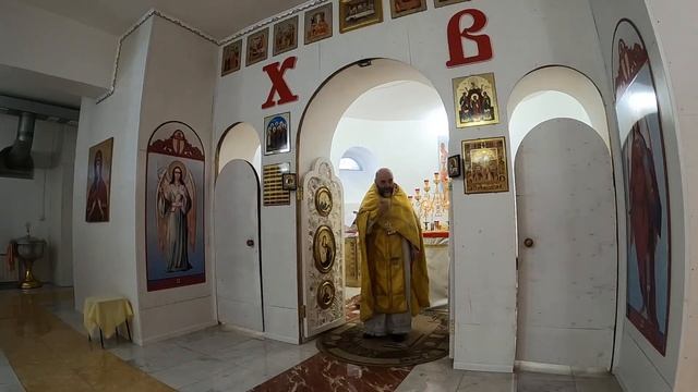 Дорогие братья и сестры! Божественная служба в храме Святой Троицы смотреть онлайн