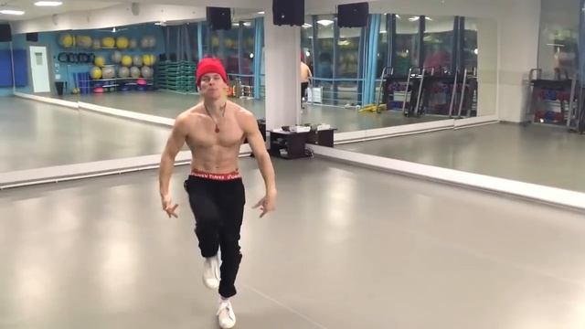 Мы танцуем под минимум смотреть онлайн