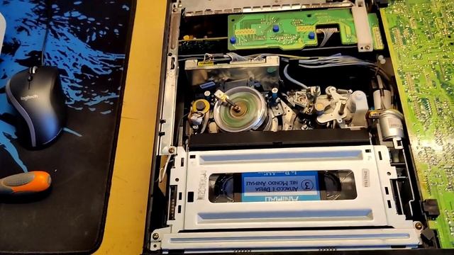 Riparazione videoregistratore Sony SLV-815 - Parte 2 meccanica e audio смотреть онлайн