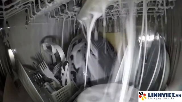 Đặt camera theo dõi máy rửa bát SMS46NI05E khi đang hoạt động смотреть онлайн