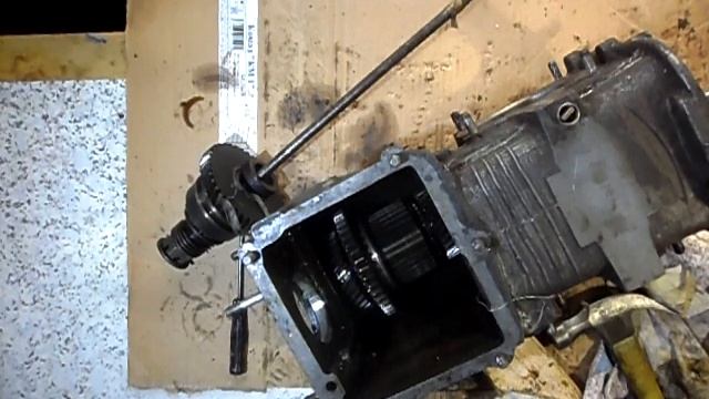 Заз 965. Разборка коробки. Часть 2 смотреть онлайн