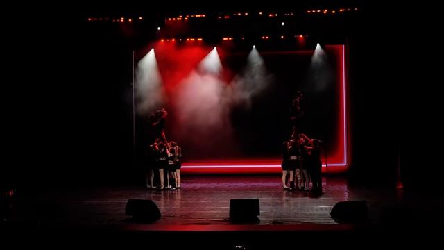 Образцовая цирковая студия "Мечтатели", номер "Выжившие" смотреть онлайн