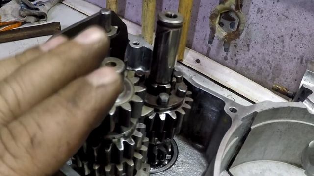 JAWA 354-04. 1960 р. Ремонт двигуна. Частина 3. Регулювання коробки передач. смотреть онлайн