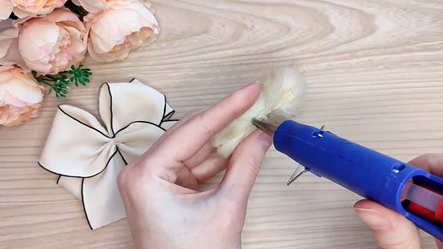 DIY / МК "стильные бантики с меховым декором, для праздника и для школьных будней")?? смотреть онлайн