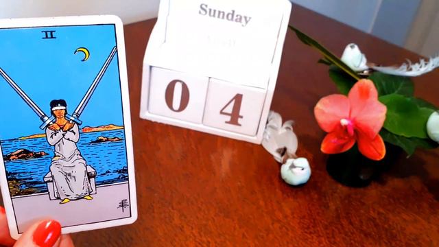 КАРТА ДНЯ 4 АПРЕЛЯ 2021. ТАРО прогноз для каждого ЗНАКА ЗОДИАКА.УБЫВАЮЩАЯ ЛУНА 🌖 смотреть онлайн