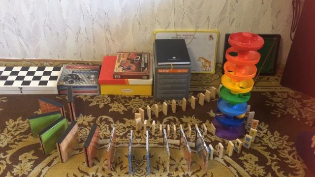 Домино. Игры для детей с аутизмом. Развитие моторики. Domino. Games for children with autism. смотреть онлайн