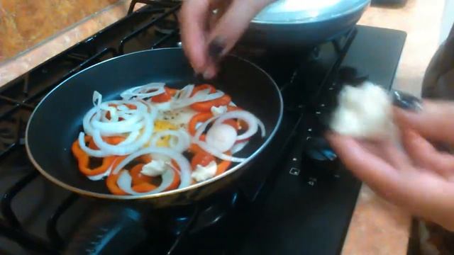 Готовим ,,Овощную яичницу". смотреть онлайн