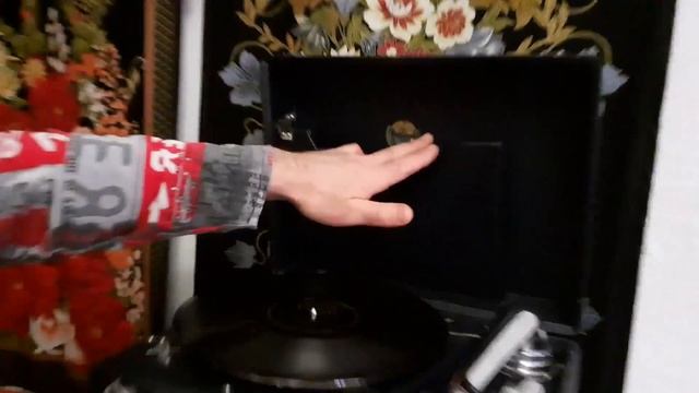 О портативном граммофоне и пластинке. смотреть онлайн