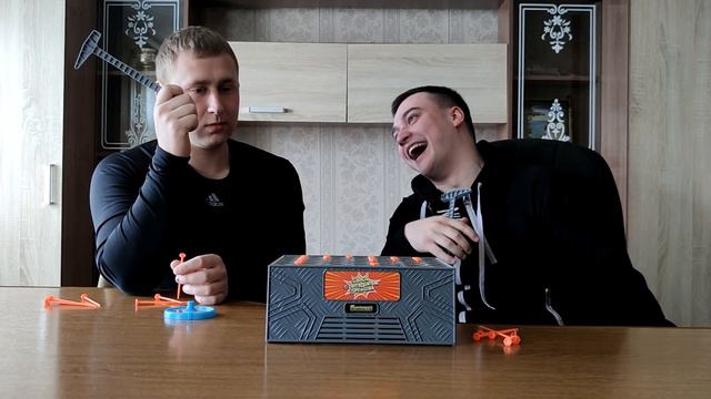 ВЫИГРАЙ В ИГРУ ШАРИК С ГВОЗДИКОМ ДРУЖИЛ, ЧТОБЫ ИЗБЕЖАТЬ НАКАЗАНИЯ смотреть онлайн