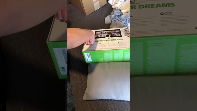 XBOX SERIES S UNBOXING - (TW: EMOTIONAL) смотреть онлайн