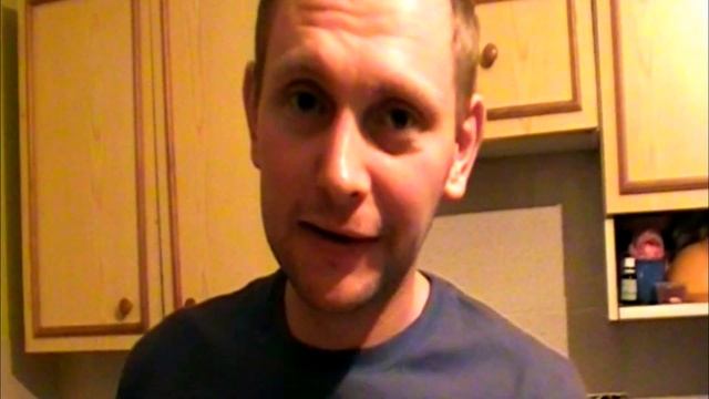 Картошка Пирожное. Парень на кухне смотреть онлайн