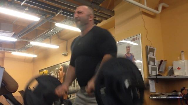 Штанга 65 кг на бицепс. Тренировка рук! смотреть онлайн