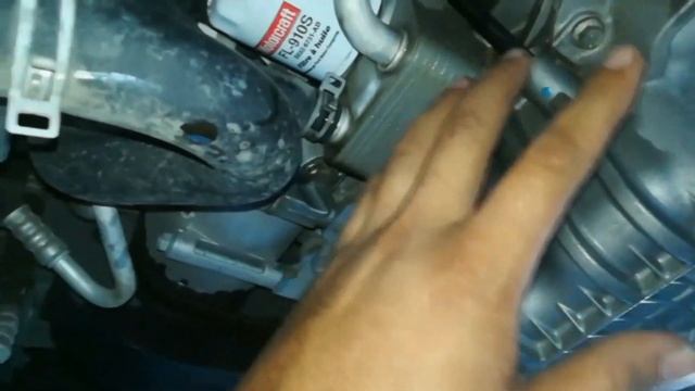 Aceite En El Deposito Del Radiador  .Porqué Sucede?