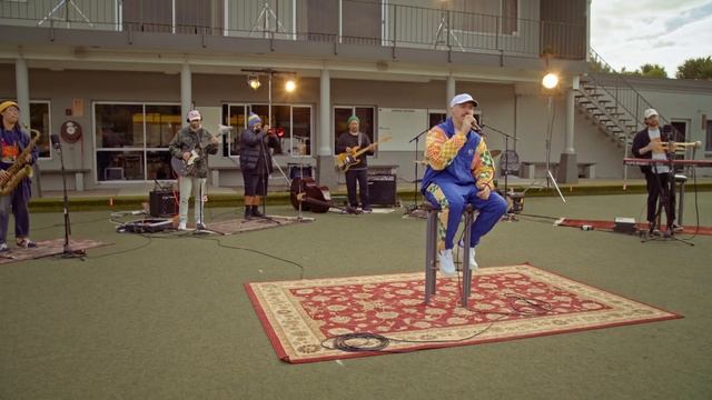 Avantdale Bowling Club LIVE (TREES Medley) смотреть онлайн