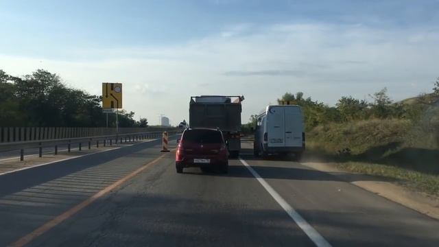 Дорожный КОЛЛАПС в Крыму. Трасса ТАВРИДА. Вырубка деревьев. смотреть онлайн