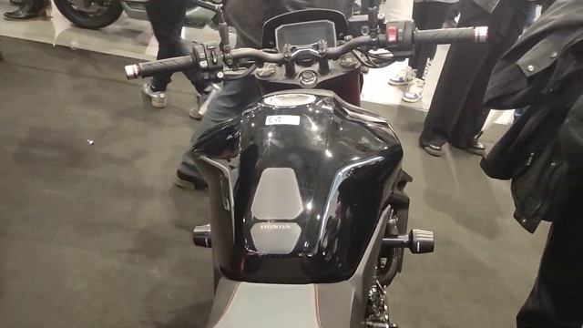 Honda CB750 Hornet 2023r смотреть онлайн
