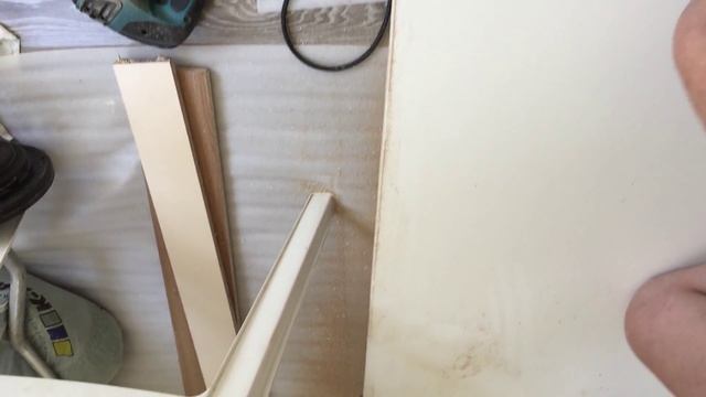 Как сделать встроенный шкаф купе своими руками. Зачищаем край в месте распила смотреть онлайн