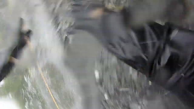 Wipeout crash in the rain Suzuki Bandit 600 смотреть онлайн