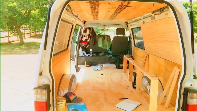 Mazda e2000 gone SWISS CHALET on wheels (NEW) смотреть онлайн