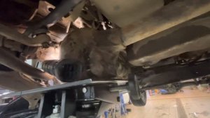 Меняю подшипник правого внутреннего шруса на opel frontera a