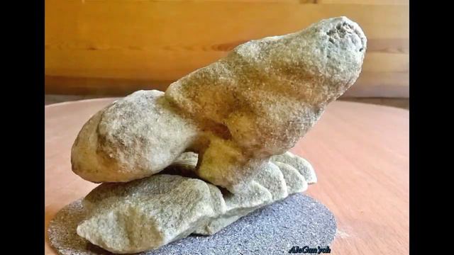 Suiseki (水石) - Коллекция камней необычной формы *** Некто & Похожий на Моржа... смотреть онлайн