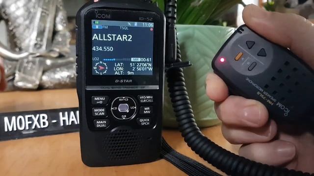 ICOM ID-52 with Speaker microphone - Live Contacts смотреть онлайн