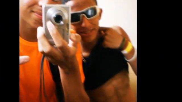 MC KELVINHO - MENINOS DO TORRO смотреть онлайн