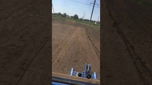 Страшная засуха. Готовим идеально ровное поле под клубнику. Т-40 АМ, Iseki 27. Пахота, Фреза смотреть онлайн