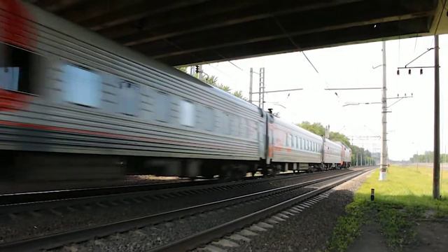 "Гость из Самары!" Электровоз ЭП2К-422 с пассажирским поездом. смотреть онлайн