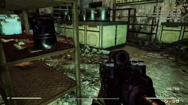 Fallout 76 Exploring Clancy Manor, Picture with the Mothman смотреть онлайн