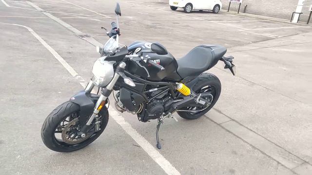 Ducati Monster 797+ Walkaround - Completely Motorbikes смотреть онлайн