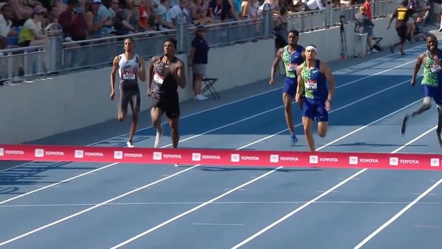 This is UNBELIEVABLE! || The 400 Meter WORLD RECORD Is In Danger And Here's Why... смотреть онлайн
