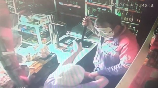 Гай Фокс из Черногорска ограбил магазин. Видео смотреть онлайн