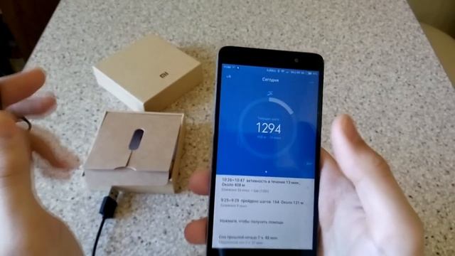 Подробнейший обзор умного браслета Xiaomi Mi Band 1.2 (белые индикаторы). смотреть онлайн