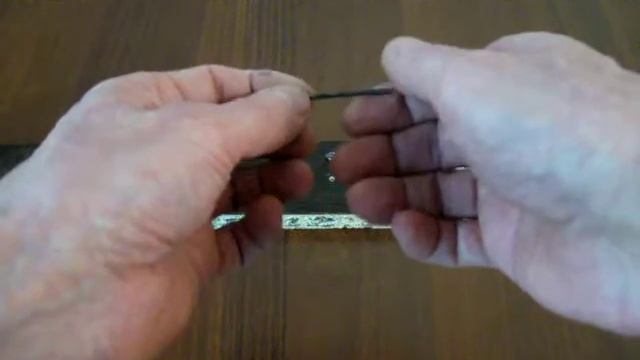 Как завернуть саморез в мебельную доску смотреть онлайн