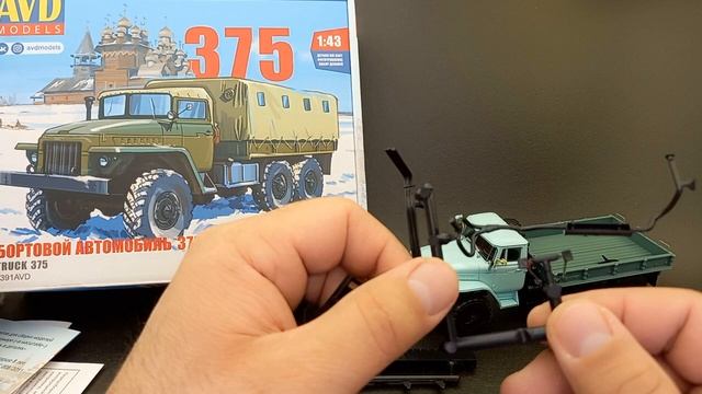 УРАЛ-375 ранний от AVD models. Обзор сборной модели / 1391AVD / URAL-375 early from AVD models 1/43 смотреть онлайн