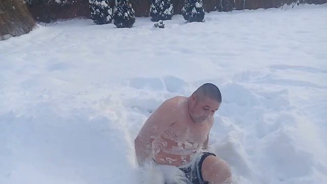 Купание в снегу смотреть онлайн