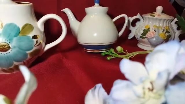 Маленькие чайники и сахарницы смотреть онлайн