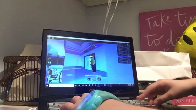 Picking random Roblox games to play! смотреть онлайн